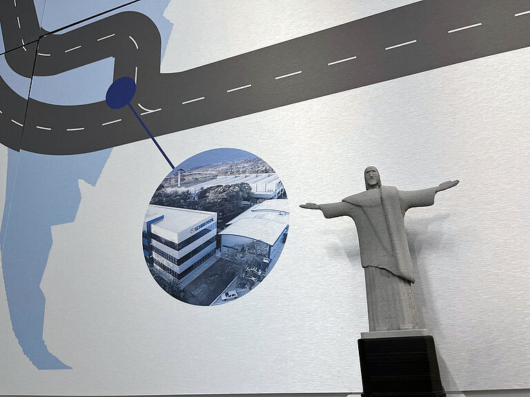 photo, model of Cristo Redentor
