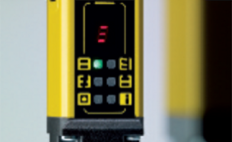 photo, closeup of the seven-segment display on Schmersal safety light curtains